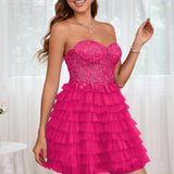 Diana | Vestido curto em camadas em tule evasê com aplicações