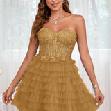 Diana | Vestido curto em camadas em tule evasê com aplicações