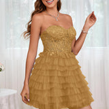 Diana | Vestido curto em camadas em tule evasê com aplicações