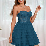 Diana | Vestido curto em camadas em tule evasê com aplicações