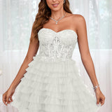 Diana | Vestido curto em camadas em tule evasê com aplicações