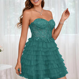 Diana | Vestido curto em camadas em tule evasê com aplicações