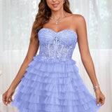Diana | Vestido curto em camadas em tule evasê com aplicações