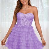 Diana | Vestido curto em camadas em tule evasê com aplicações