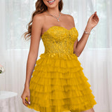 Diana | Vestido curto em camadas em tule evasê com aplicações