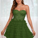 Diana | Vestido curto em camadas em tule evasê com aplicações