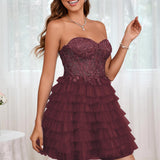 Diana | Vestido curto em camadas em tule evasê com aplicações