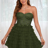 Diana | Vestido curto em camadas em tule evasê com aplicações