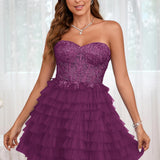 Diana | Vestido curto em camadas em tule evasê com aplicações