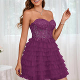 Diana | Vestido curto em camadas em tule evasê com aplicações