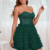 Diana | Vestido curto em camadas em tule evasê com aplicações