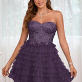 Diana | Vestido curto em camadas em tule evasê com aplicações