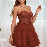 Diana | Vestido curto em camadas em tule evasê com aplicações