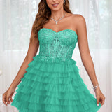 Diana | Vestido curto em camadas em tule evasê com aplicações