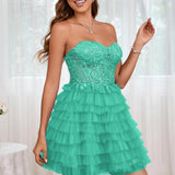 Diana | Vestido curto em camadas em tule evasê com aplicações