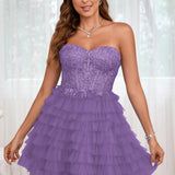 Diana | Vestido curto em camadas em tule evasê com aplicações