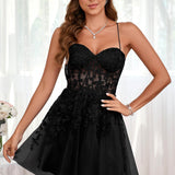 Marlene | Vestido com top estilo corset transparente decote coração e aplicações