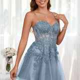 Marlene | Vestido com top estilo corset transparente decote coração e aplicações