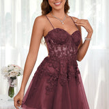 Marlene | Vestido com top estilo corset transparente decote coração e aplicações