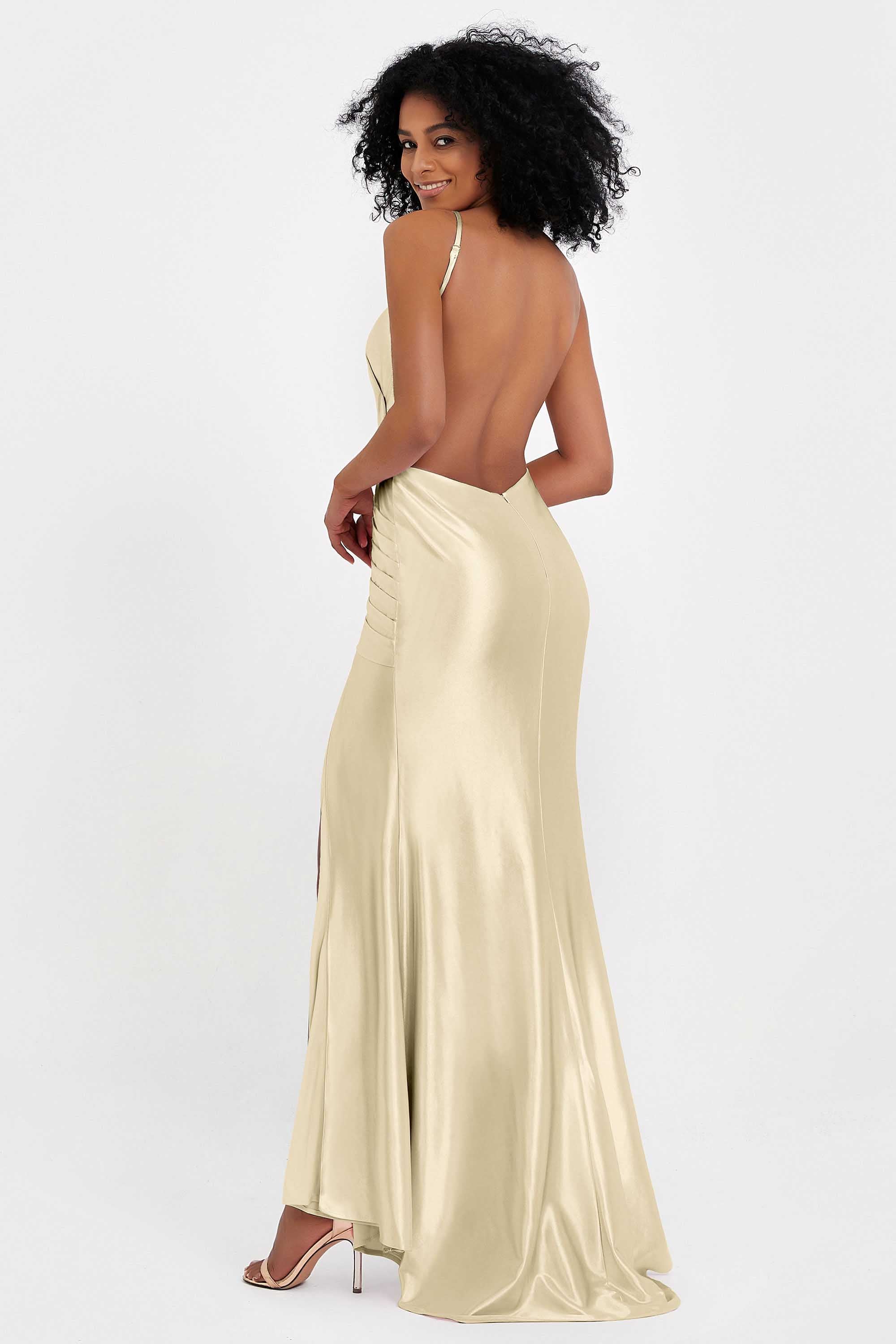 Elisabete | Vestido Maxi em Cetim Plissado com Abertura — Champanhe