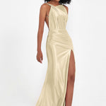 Elisabete | Vestido Maxi em Cetim Plissado com Abertura — Champanhe