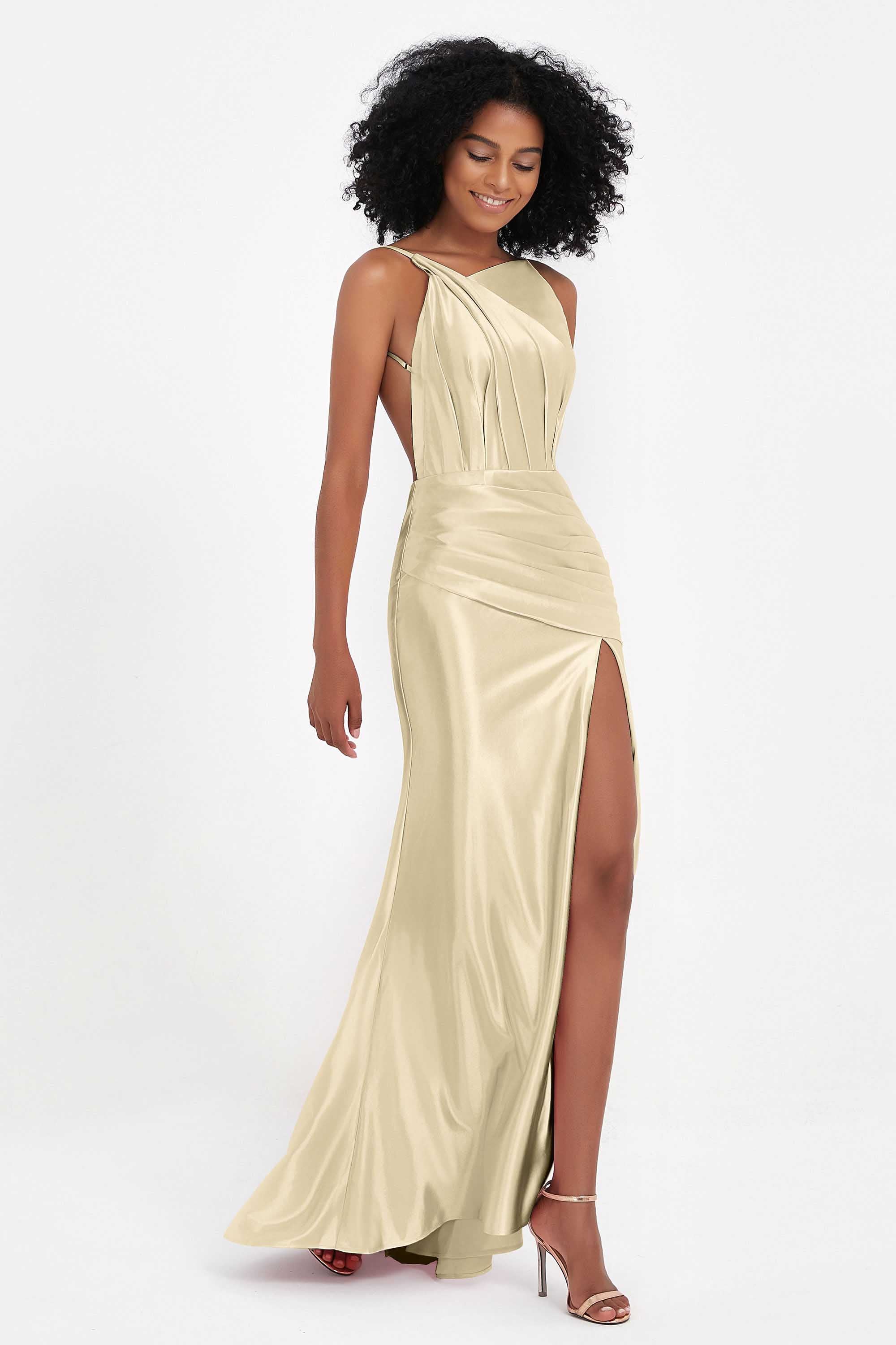 Elisabete | Vestido Maxi em Cetim Plissado com Abertura — Champanhe