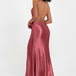 Elisabete | Vestido Maxi em Cetim Plissado com Abertura — Rosa Canela