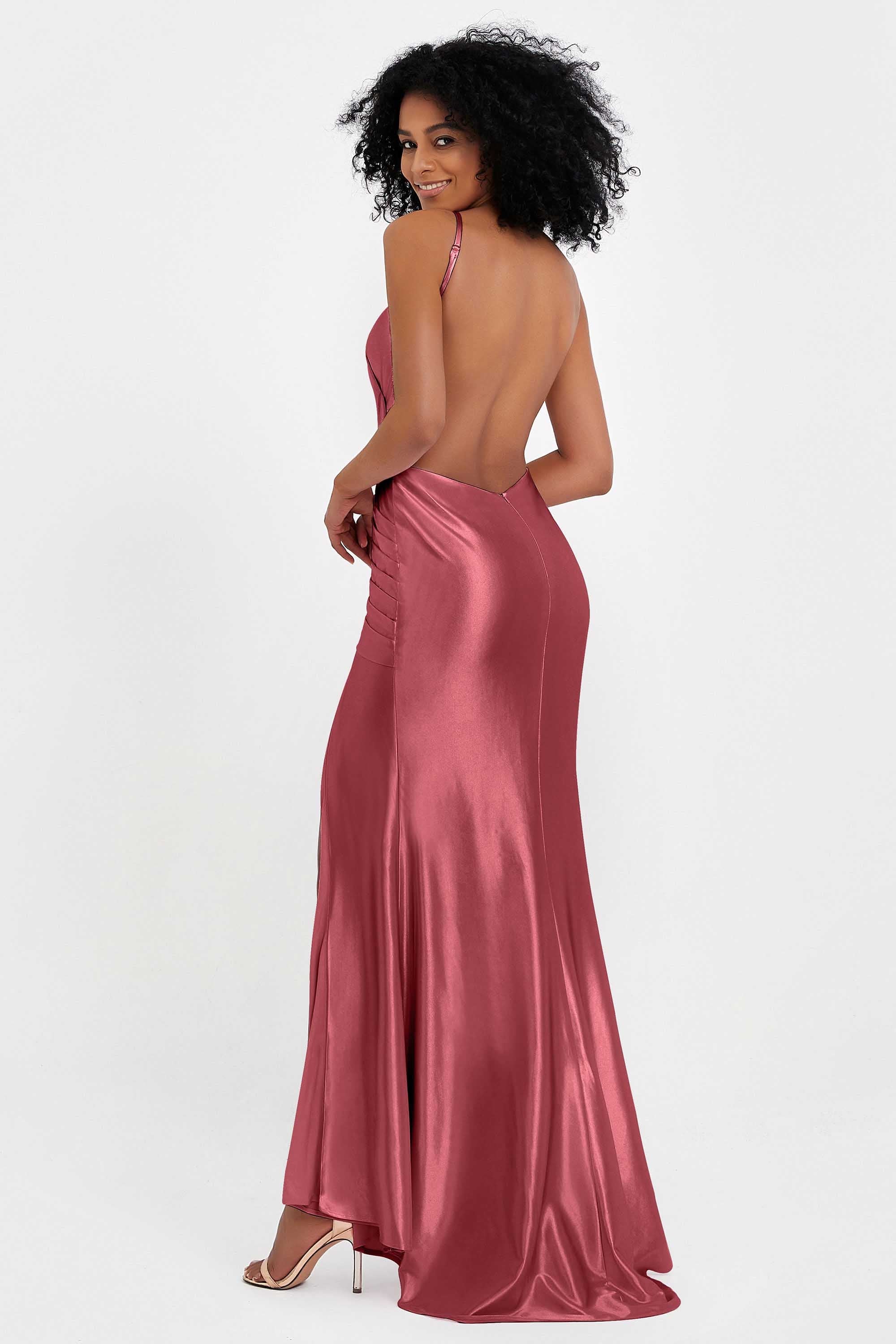 Elisabete | Vestido Maxi em Cetim Plissado com Abertura — Rosa Canela