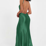 Elisabete | Vestido Maxi em Cetim Plissado com Abertura — Verde Escuro