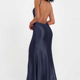 Elisabete | Vestido Maxi em Cetim Plissado com Abertura — Azul-Marinho