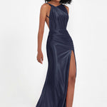 Elisabete | Vestido Maxi em Cetim Plissado com Abertura — Azul-Marinho