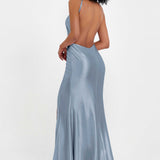 Elisabete | Vestido Maxi em Cetim Plissado com Abertura — Azul Empoado
