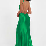 Elisabete | Vestido Maxi em Cetim Plissado com Abertura — Esmeralda