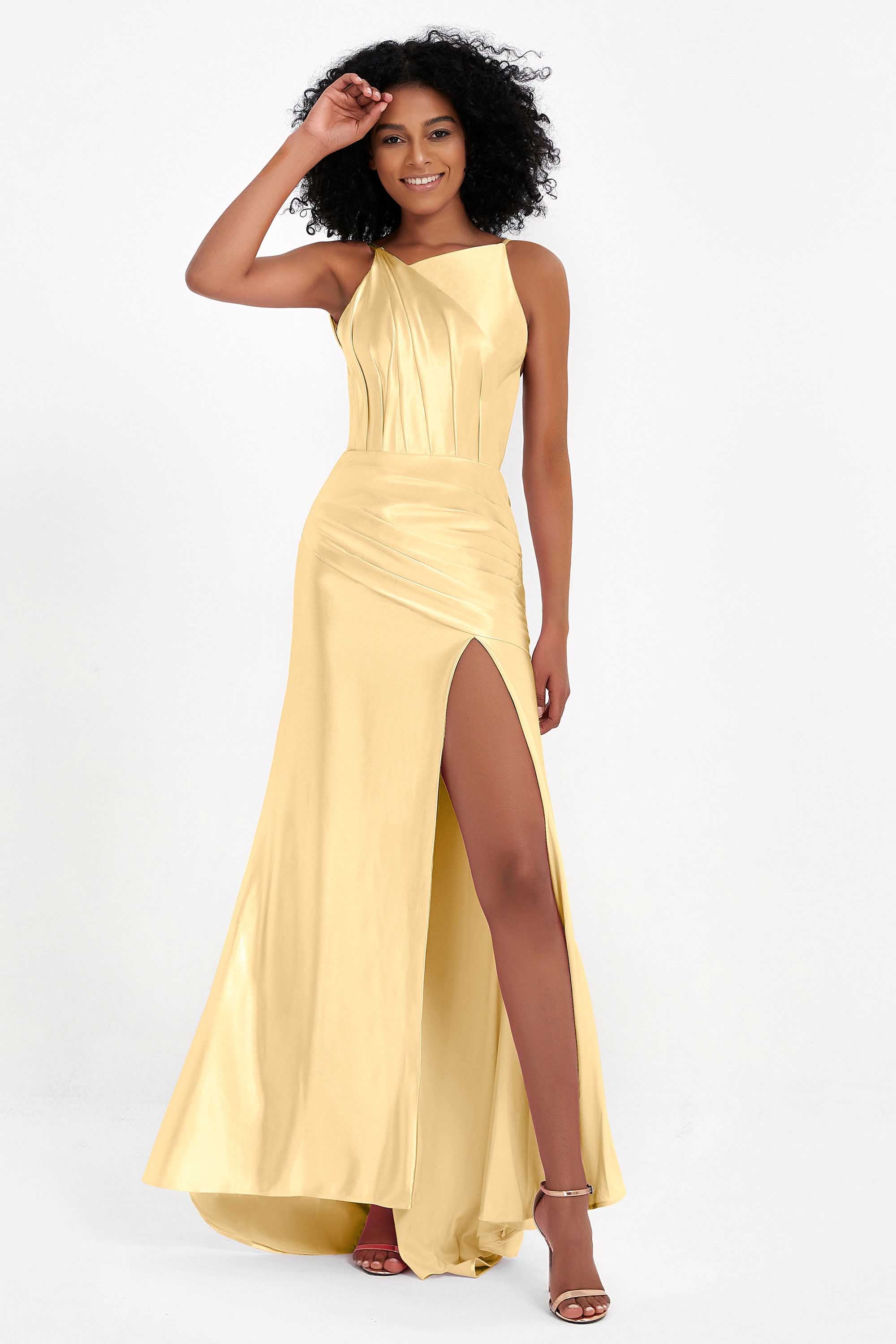 Elisabete | Vestido Maxi em Cetim Plissado com Abertura — Dourado