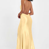 Elisabete | Vestido Maxi em Cetim Plissado com Abertura — Dourado
