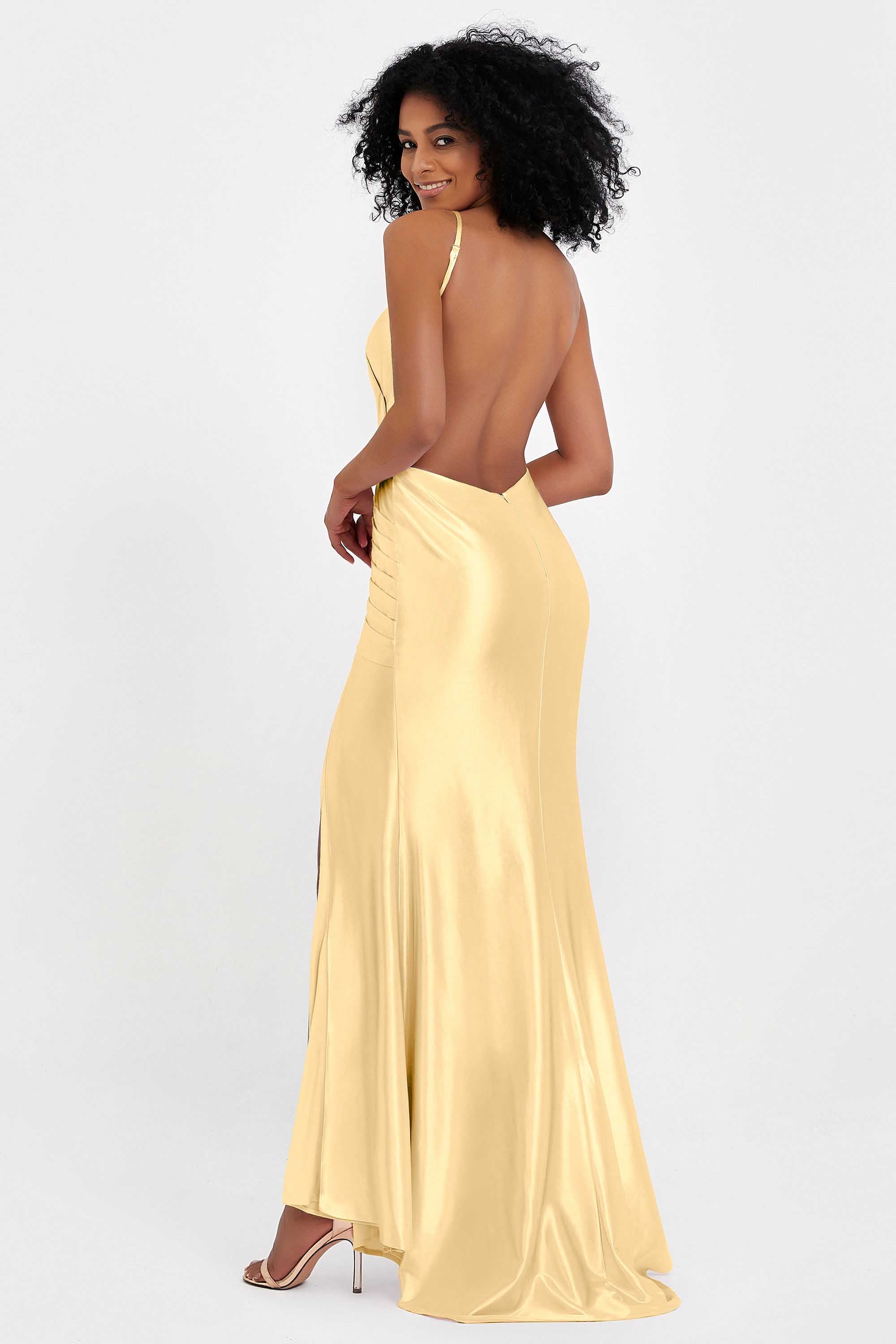 Elisabete | Vestido Maxi em Cetim Plissado com Abertura — Dourado