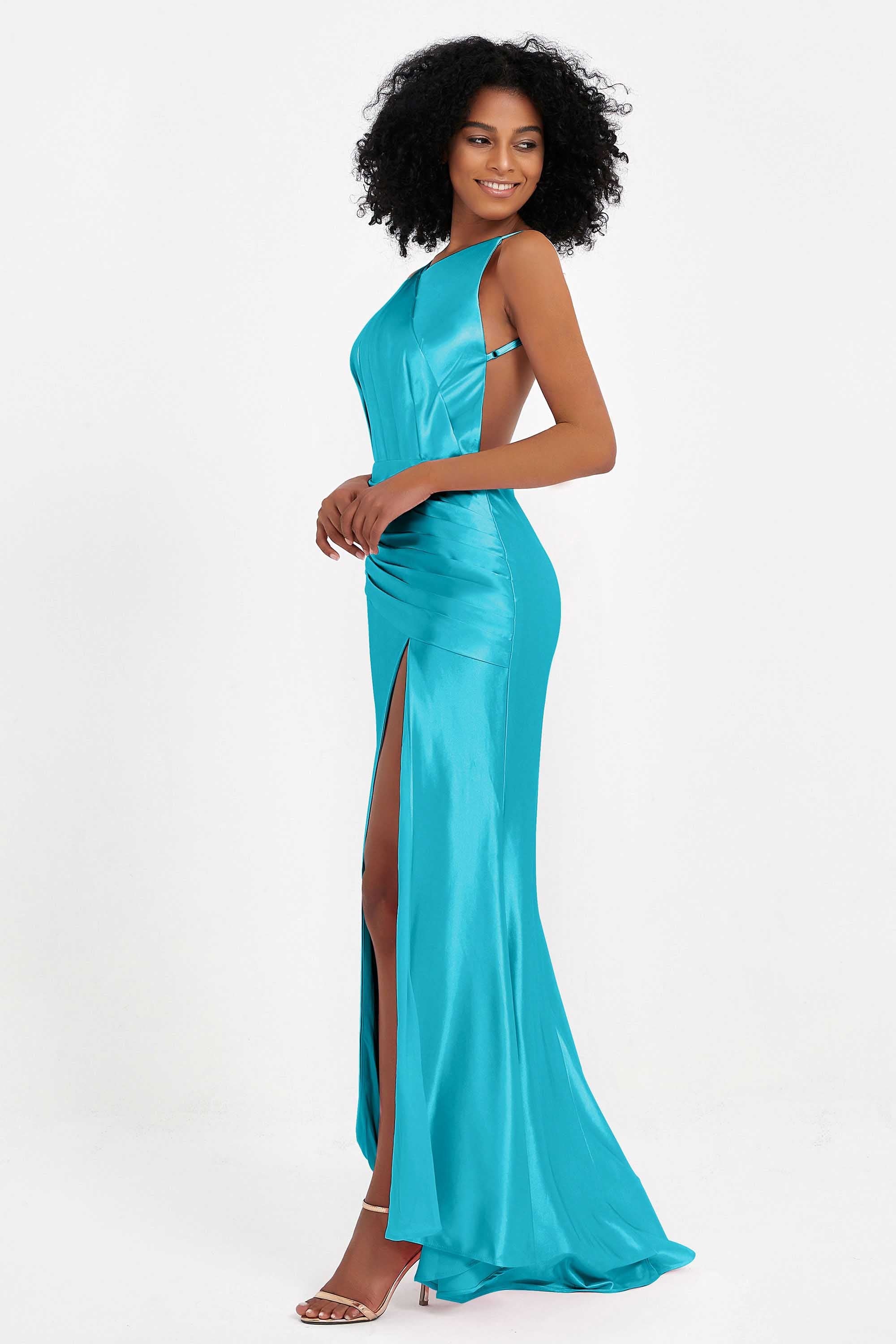 Elisabete | Vestido Maxi em Cetim Plissado com Abertura — Jade