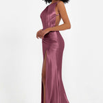 Elisabete | Vestido Maxi em Cetim Plissado com Abertura — Amora