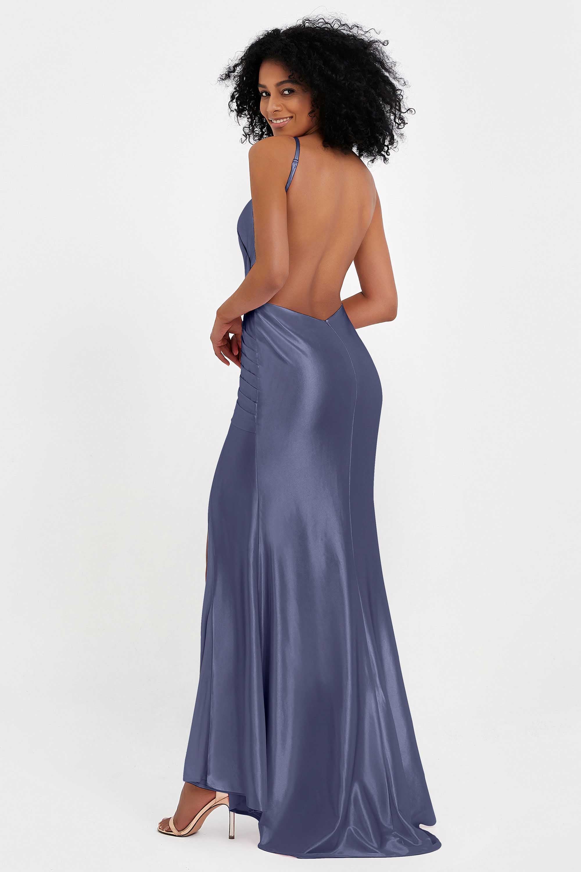 Elisabete | Vestido Maxi em Cetim Plissado com Abertura — Azul Tempestade
