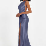 Elisabete | Vestido Maxi em Cetim Plissado com Abertura — Azul Tempestade