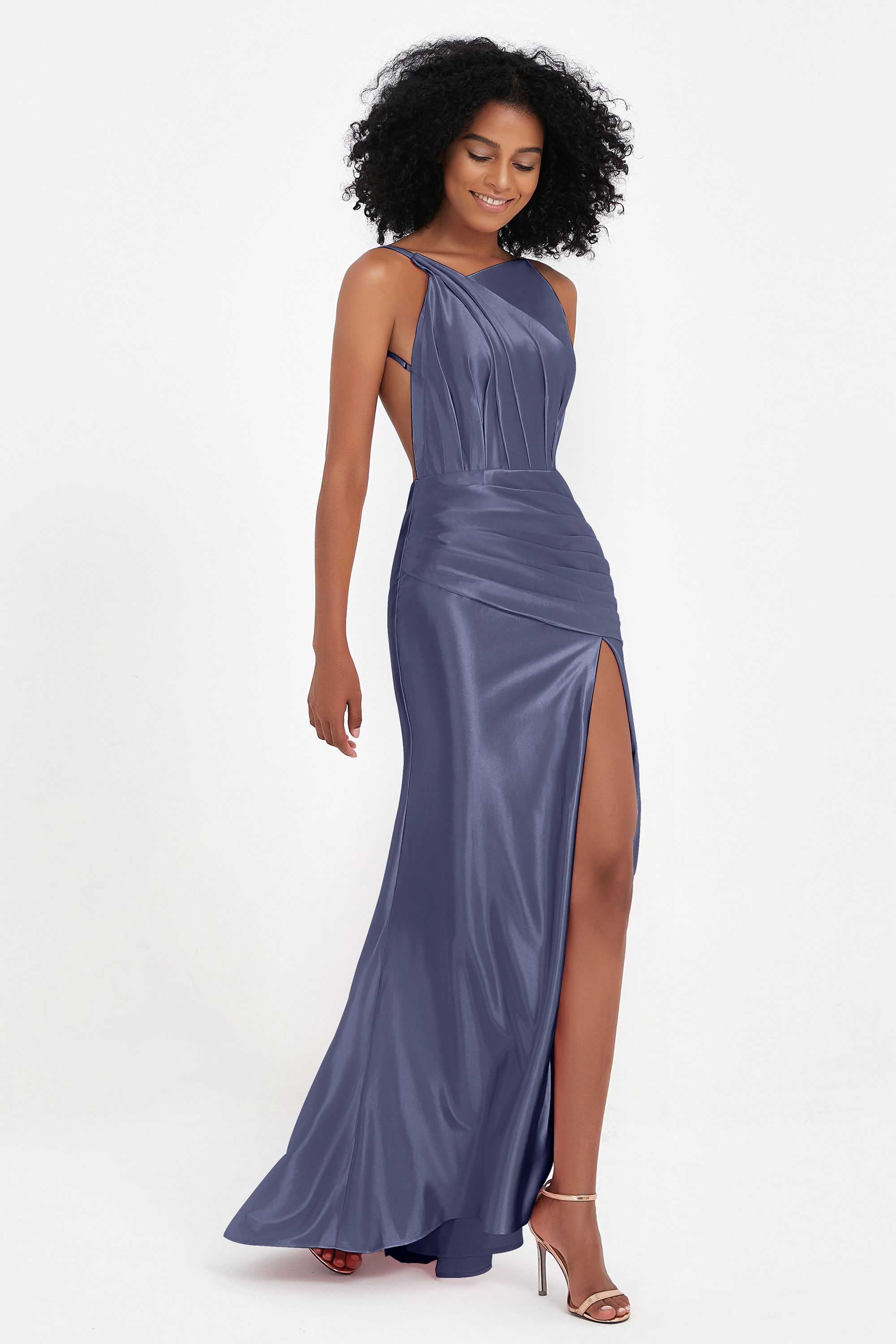 Elisabete | Vestido Maxi em Cetim Plissado com Abertura — Azul Tempestade