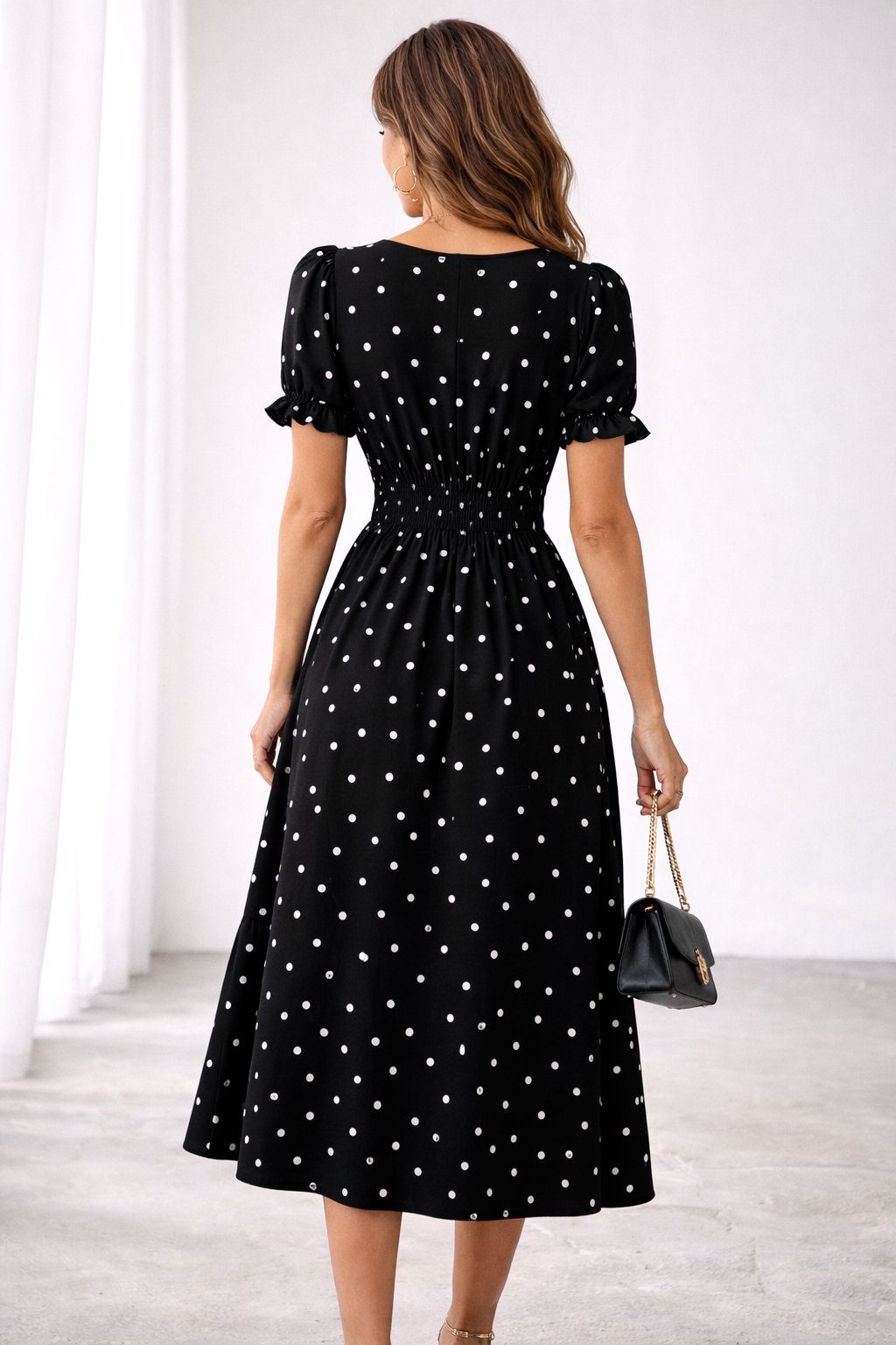 Letícia | Vestido Midi de Bolinhas com Folhos
