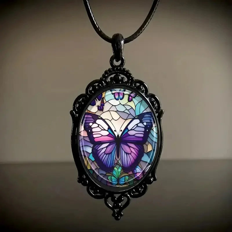 Collier pendentif papillon avec cristal violet