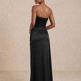 Vestido longo com corpo de lantejoulas