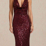 Vestido longo de lantejoulas com decote halter