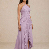 Vestido plissado com detalhe de folhos