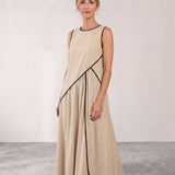Vestido longo fluido com detalhe estruturado
