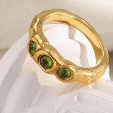 Anel Pedra Engastada Dourado