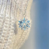 Colar Pendente Flor Azul em Ouro Branco
