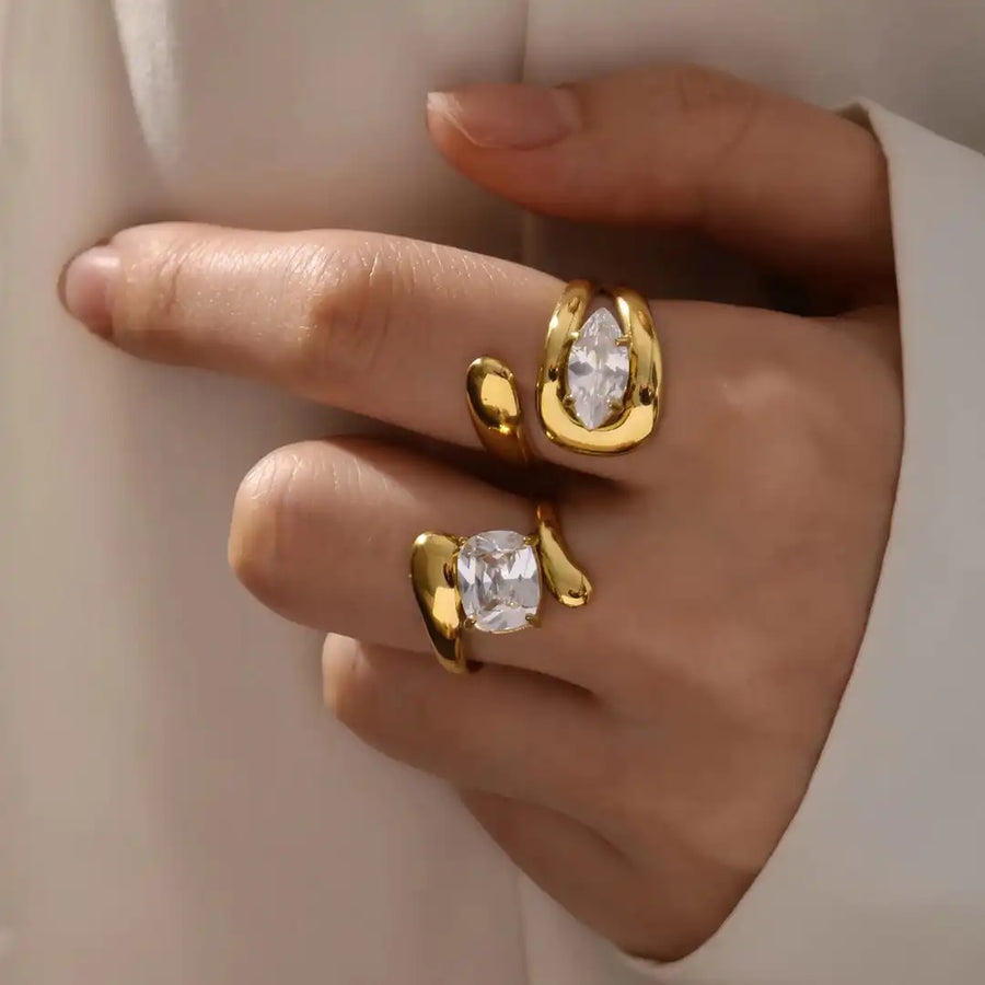 Anel Gota de Zircónia Dourado